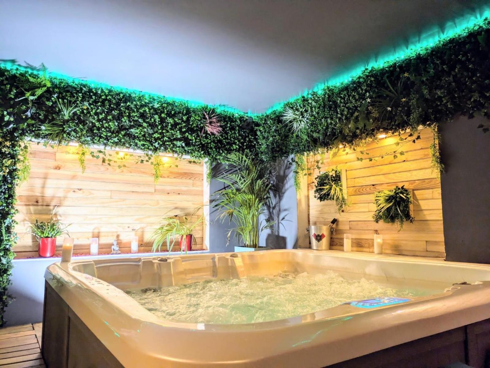L'Alcove Du 510 - Spa - Chambre Romantique - Sauna - Salle De Jeux Montauban Buitenkant foto